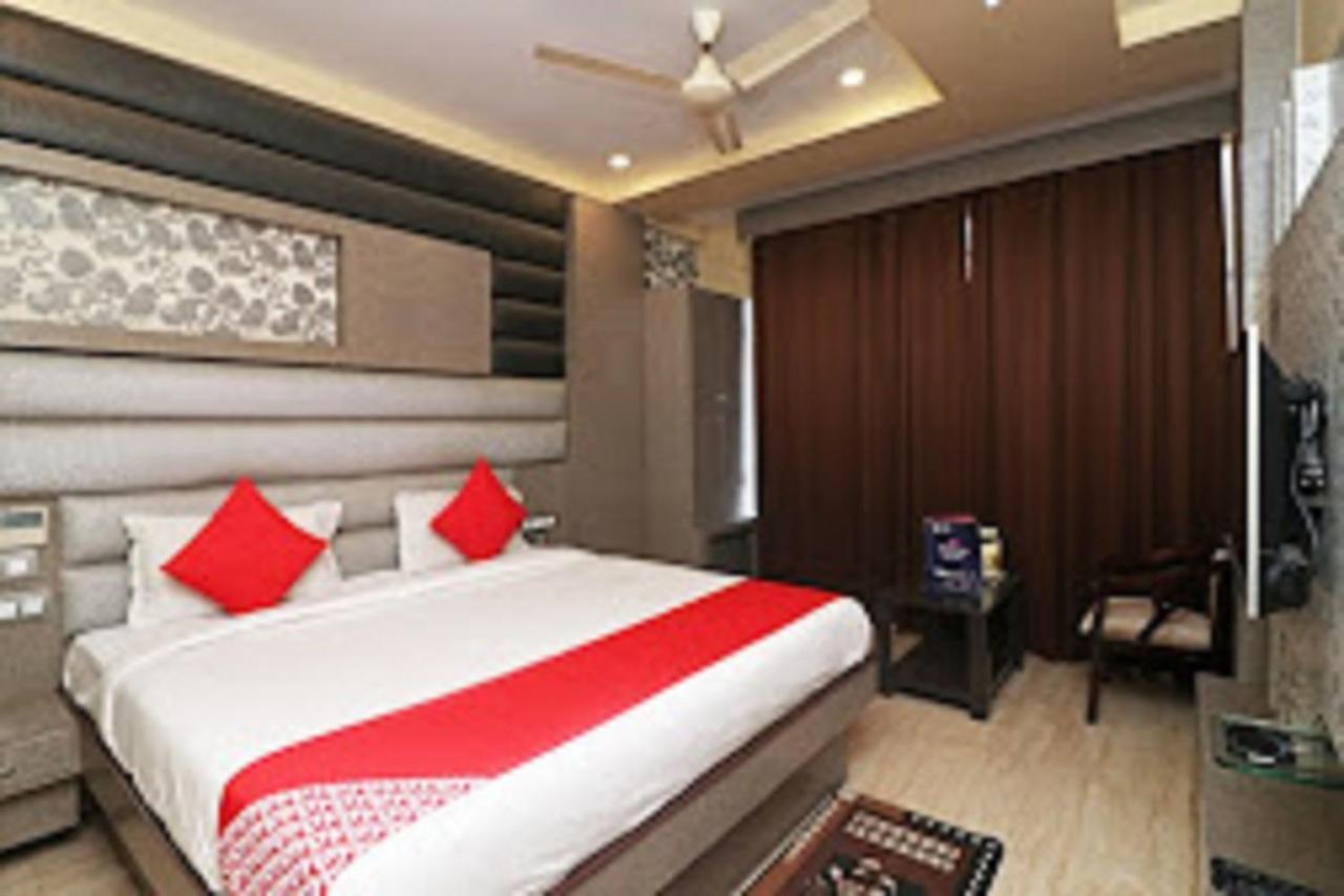 Hotel Raj Kamal Palace By Wb Inn - Varanasi — Photos 1